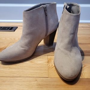 Old Navy Faux Suede Ankle Bootie (8)